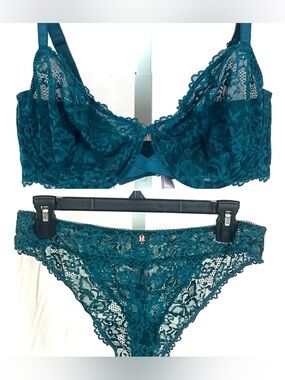 NWT Savage Fenty teal lace bra and panty set 38DDD, L panty 83